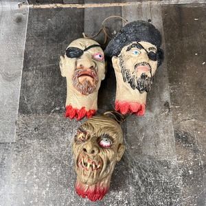 NIGHTVIEW SEASONS HALLOWEEN PROP LATEX SHRUNKEN SEVERED PIRATE HEADS Lot Decor